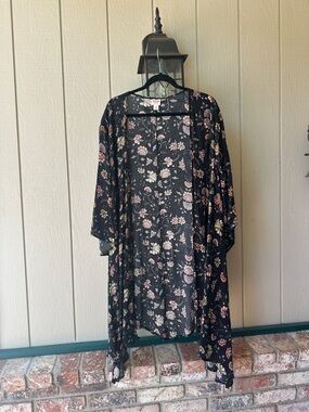 Mossimo Supply Co. Black Floral Kimono with Pink and Cream Flowers